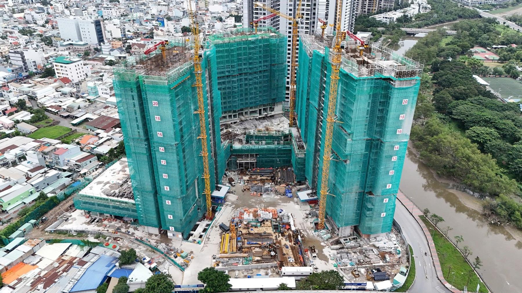 3. Toàn cảnh dự án nhìn từ cầu Phú Mỹ.