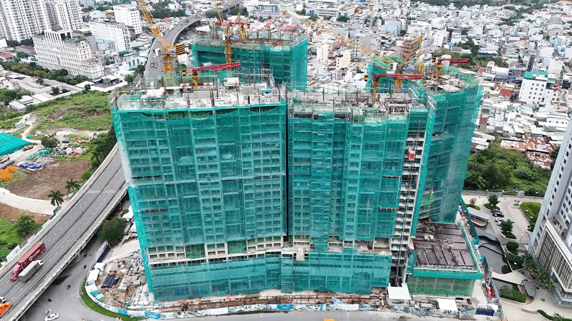 1. Toàn cảnh dự án nhìn từ đường Nguyễn Văn Tưởng.