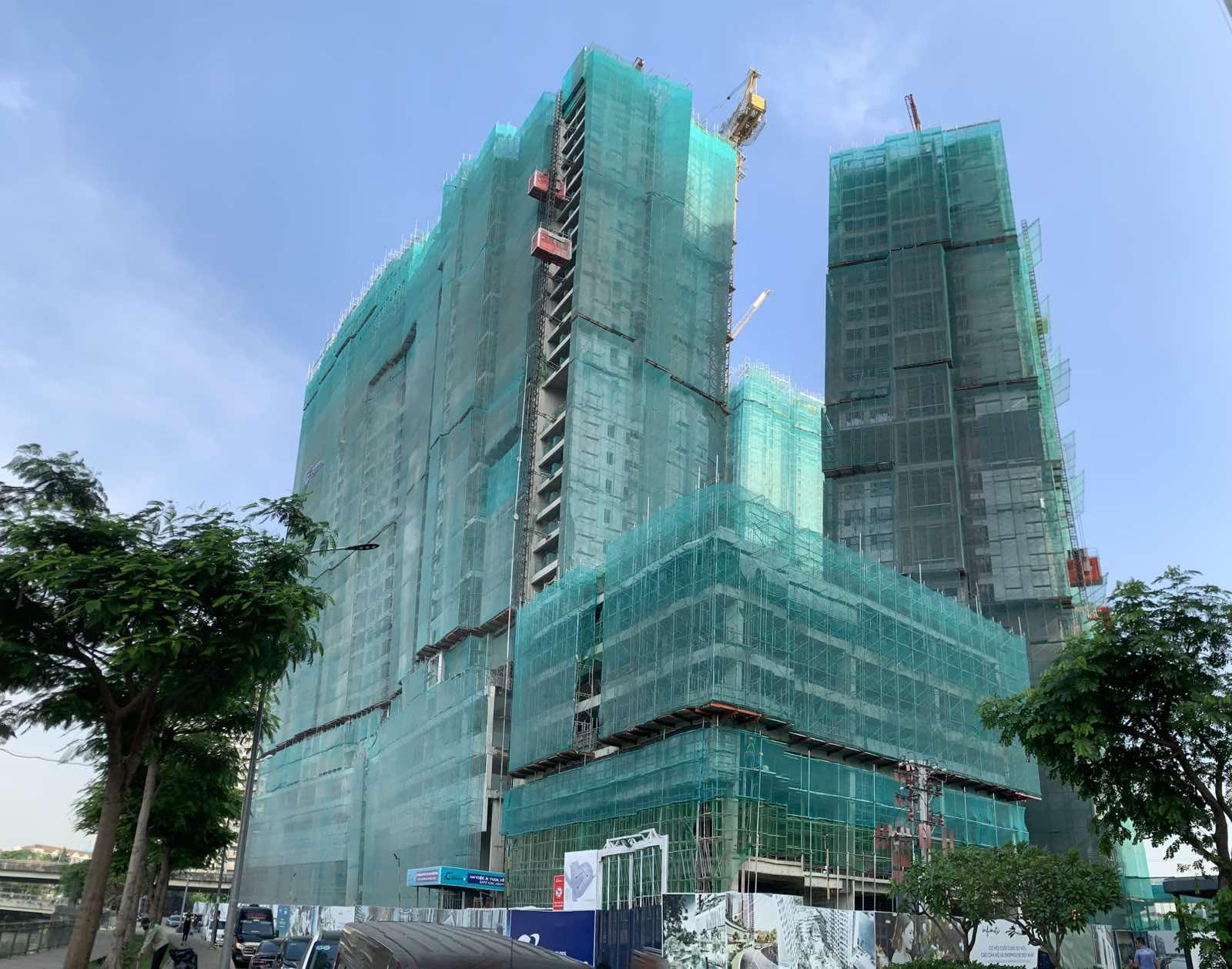 2. Tháp 9, 10, 11 nhìn từ đường Nguyễn Văn Tưởng.