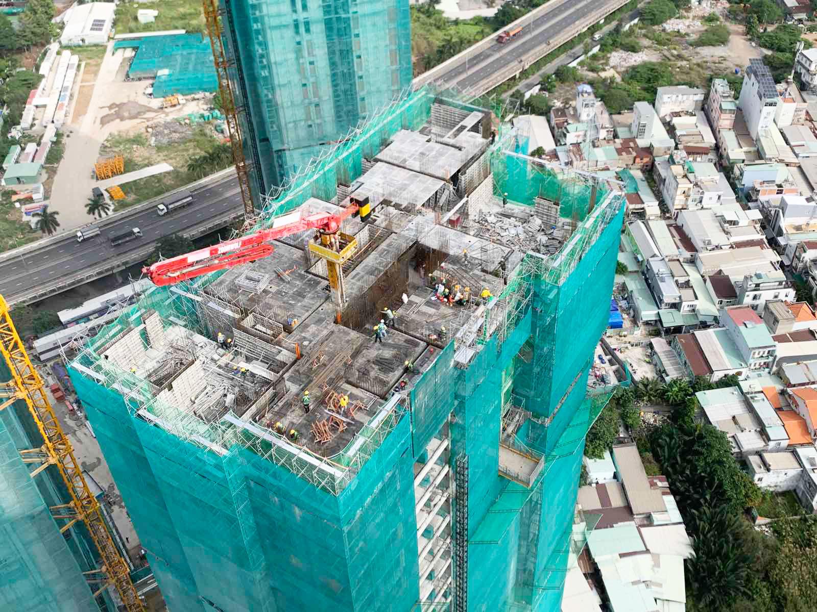 6. Hoàn thành công tác bê tông dầm sàn tầng 27 đến 30 tại Tháp 9.