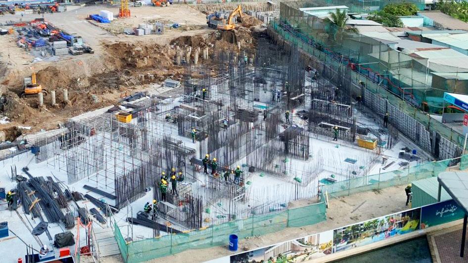 2. Móng Tháp 9 đã hoàn tất.
