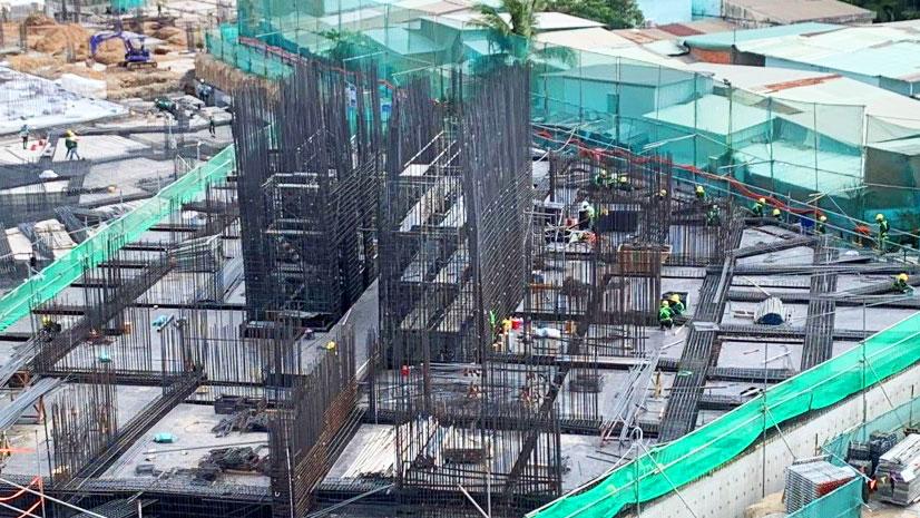 2. Lắp đặt cốp pha và cốt thép sàn tầng 1 (Tháp 9)