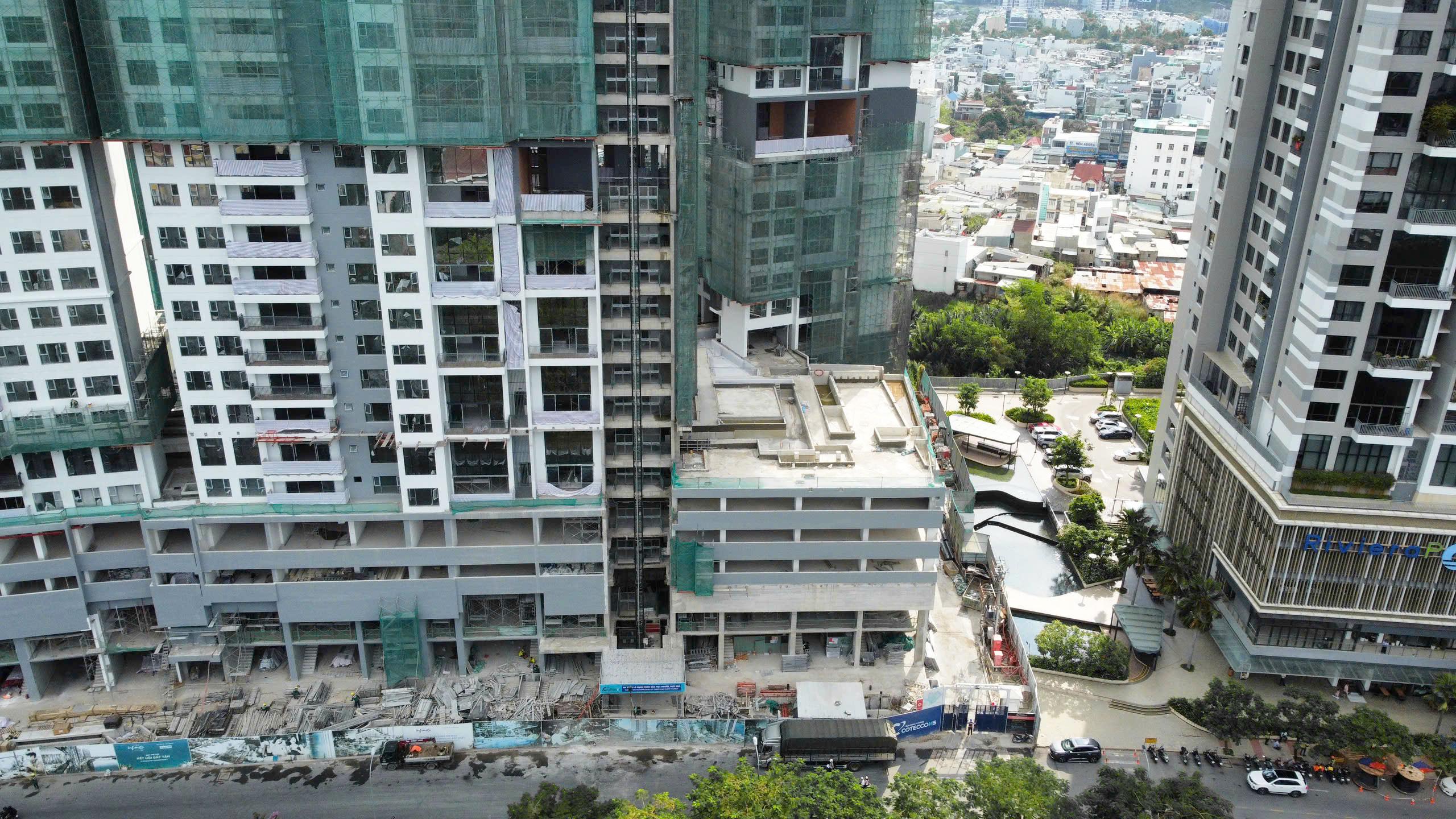 5. Khối đế giữa tháp 9 và 10.