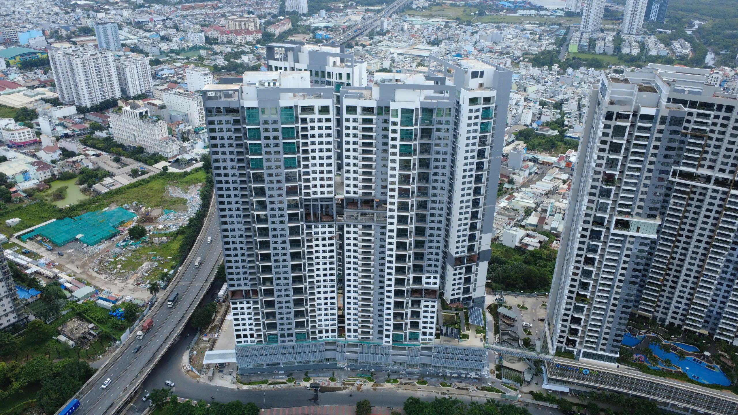 2. Toàn cảnh dự án nhìn từ đường Nguyễn Văn Tưởng.