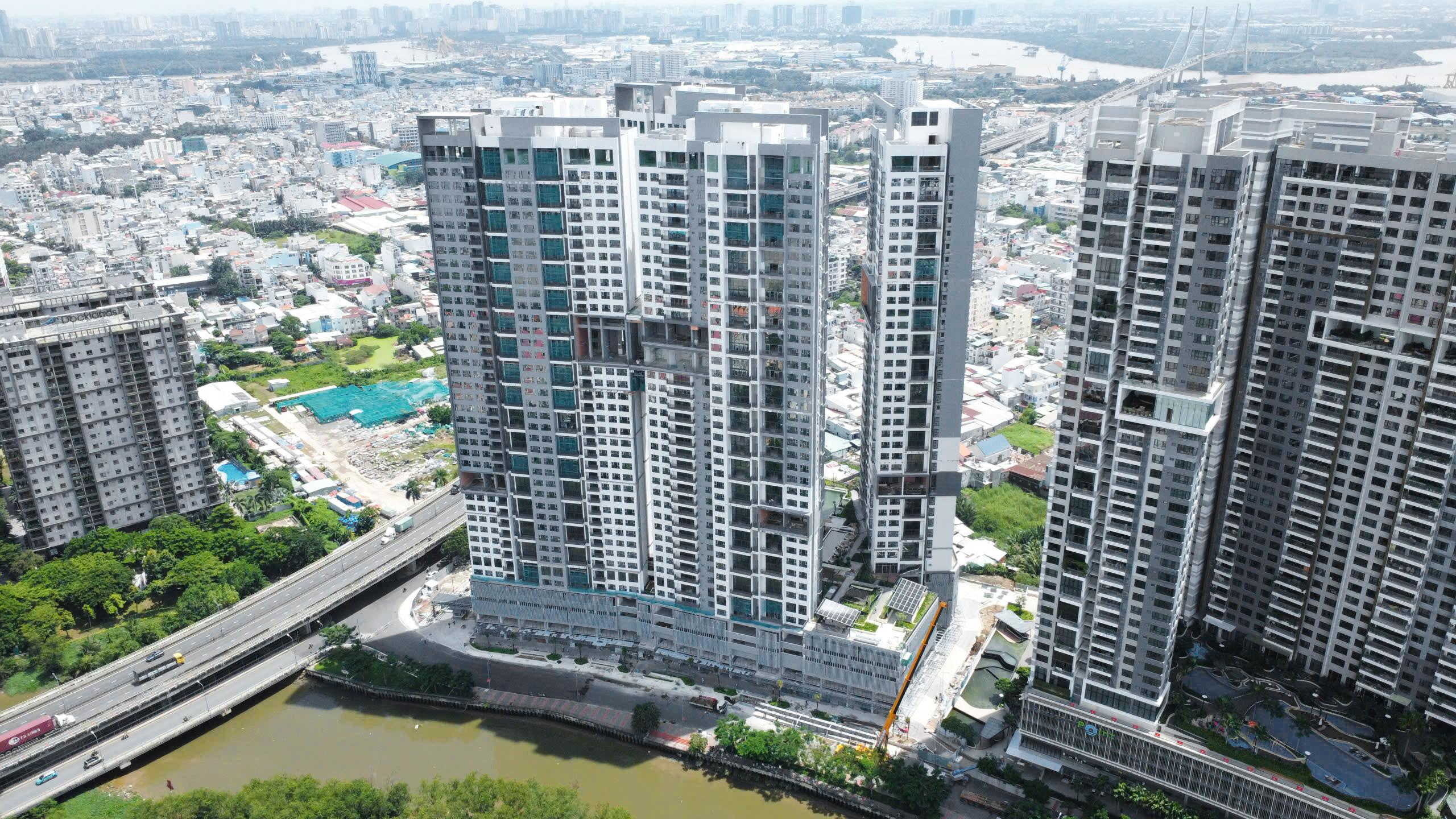 1. Toàn cảnh dự án nhìn từ đường Nguyễn Văn Tưởng.