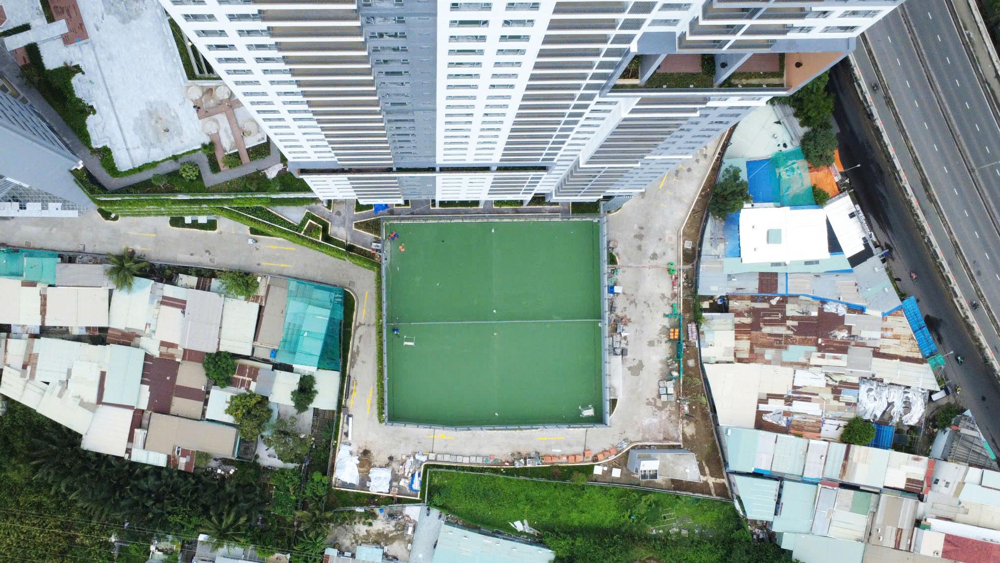 5. Sân tennis tại tầng 4