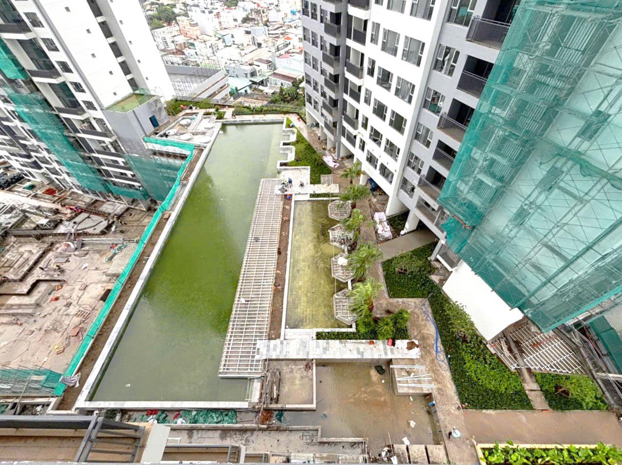 4. Khu vực hồ bơi tại tầng 6